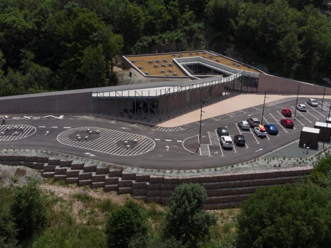 Za projekt „Uređenje višenamjenskog prostora na relaciji Prihvatni centar – Donja i Gornja špilja Cerovačkih pećina“ odobreno 66 tisuća eura