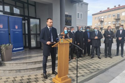 Državni tajnik Erlić uručio 18 ugovora u Zadarskoj županiji